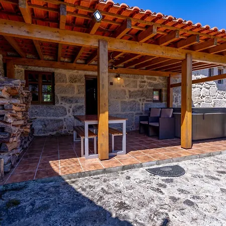 Casa Da Aldeia “povoa Dao” *