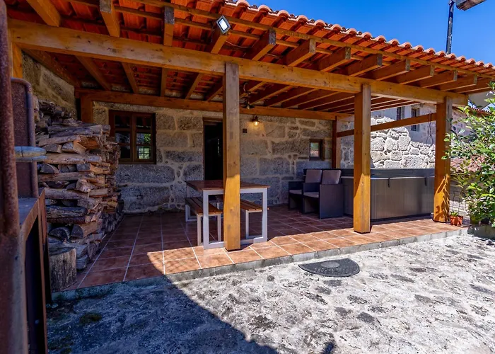 Casa Da Aldeia “povoa Dao” *